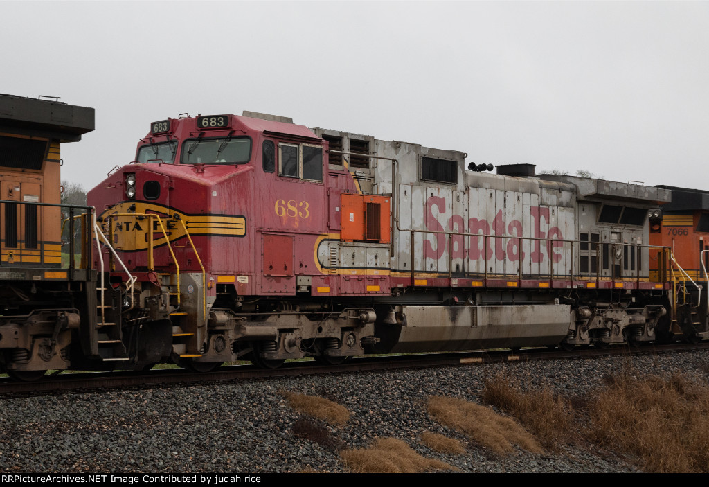 BNSF 683